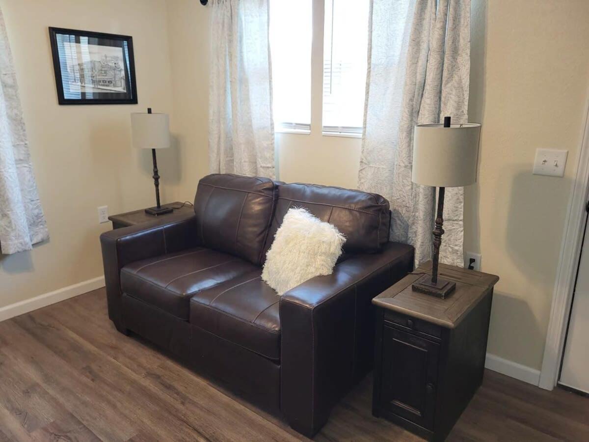 Charming 1Br Efficiency Apt Near Ttu & Downtown 쿠키빌 외부 사진